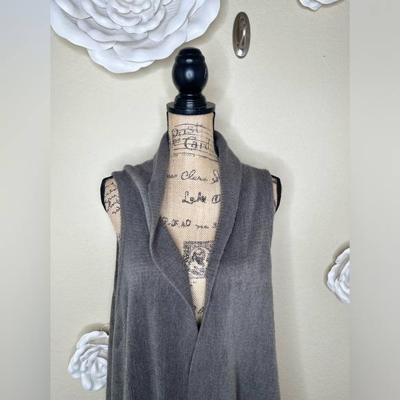 NTM: Cascade Duster Gray Fringe Vest Perfect for Layering
Size OS - Picture 3 of 13